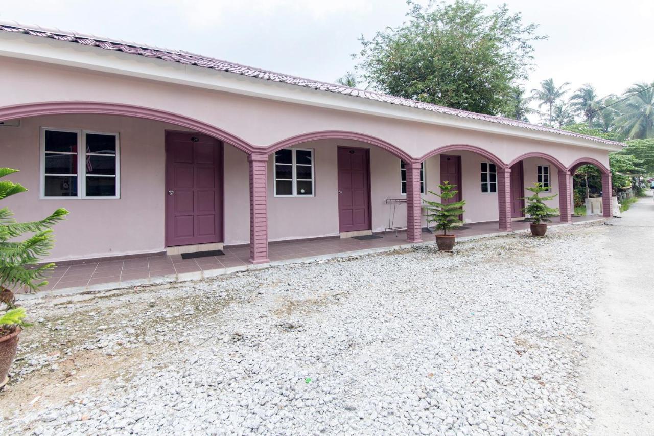 Kampung Guest House Пантай Ченанг Екстериор снимка