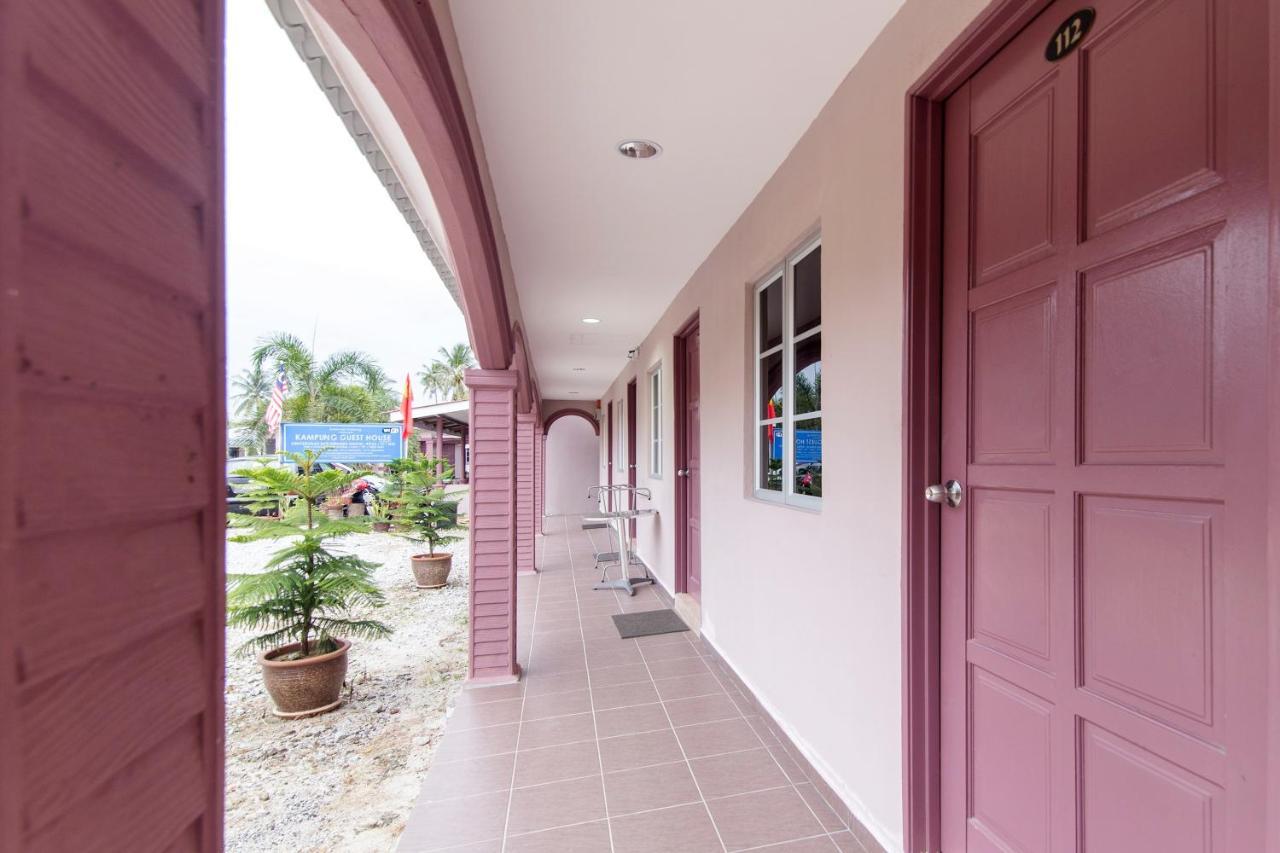 Kampung Guest House Пантай Ченанг Екстериор снимка