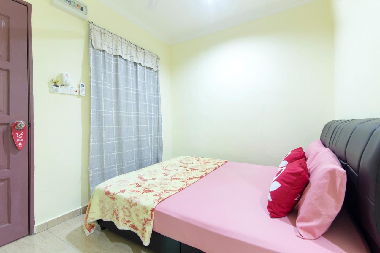 Kampung Guest House Пантай Ченанг Екстериор снимка