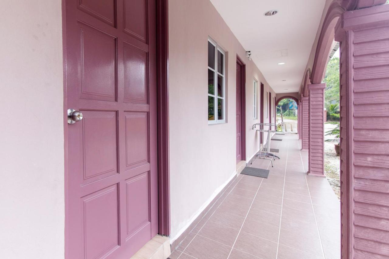 Kampung Guest House Пантай Ченанг Екстериор снимка